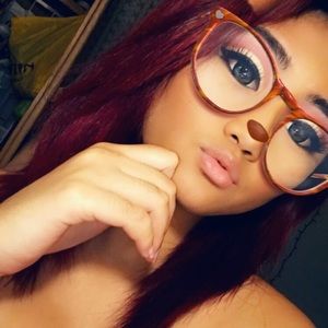 Meet your Posher, Tehani